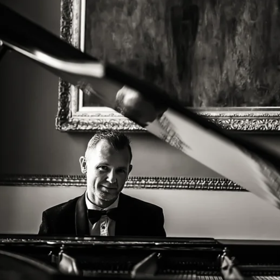 Pianist 46dc44e0